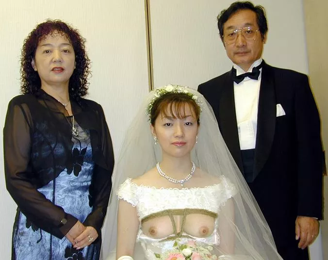 Japanese Wedding Nude - Strange Japanese Topless Wedding photos (see comments for album of 6 pics &  info) nudes : WeddingsGoneWild | NUDE-PICS.ORG