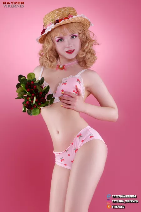 StrawBaby Mona by Rainbow Satanica StrawBaby Mona by Rainbow Satanica