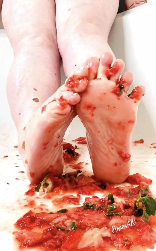 Strawberry Jam Toes😛 it just feels so good… size 9.
