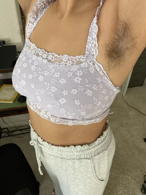 Stretch break 🙆🏽👀🤭