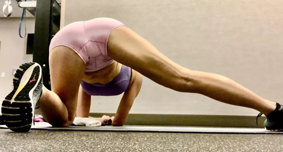 🐸 stretch inner thighs and hammies feeling warm