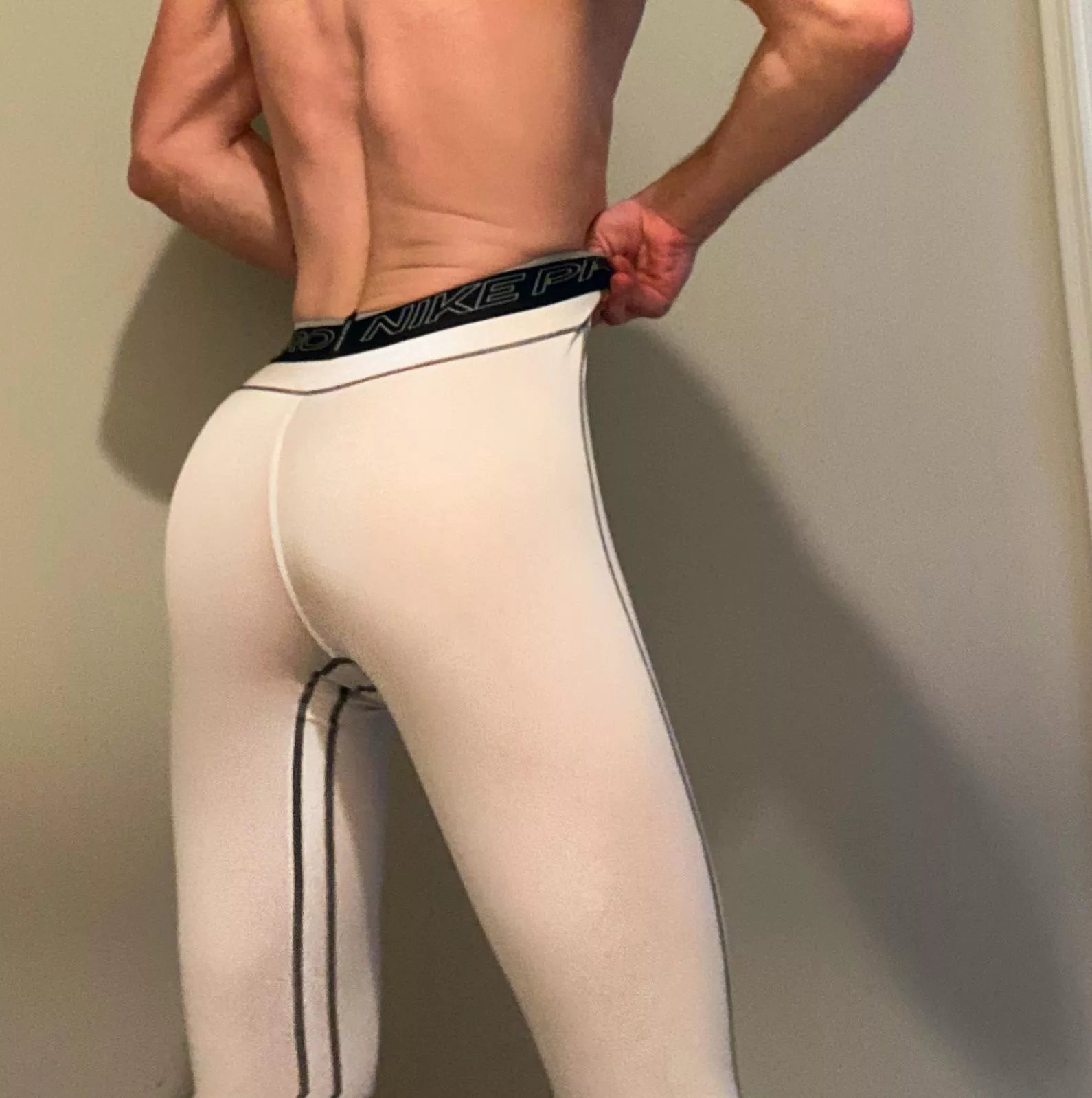 Stretch me like my pants