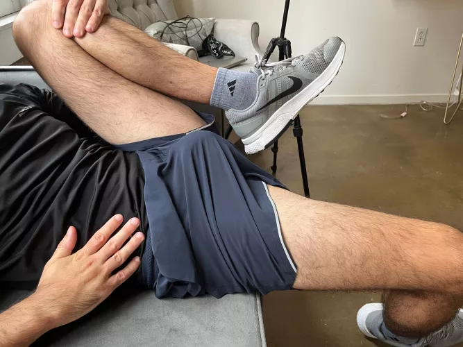 Stretching before a run when this happened š¤¦āāļø