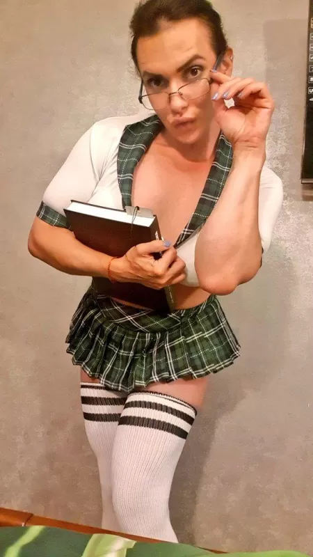 Strong muscle girl at OnlyFans‼️fbb competitor, powerlifter. ✅Hard sexy body ✅Big thighs, big butt, big boobs ✅Posing, nude muscle flexing ✅Oiling, clothes ripping, objects crushing ✅Linguerie, cosplay, fetish ✅And more!