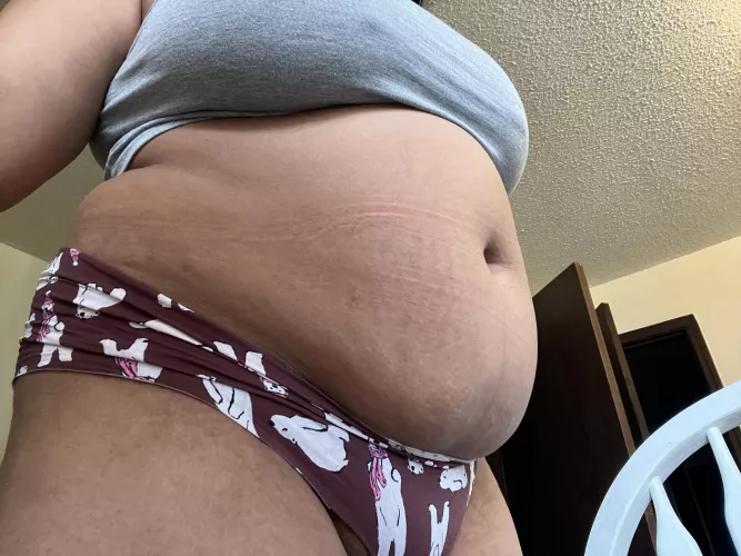 Stuffed my belly into a pair of jeans. Look at the aftermath 😅