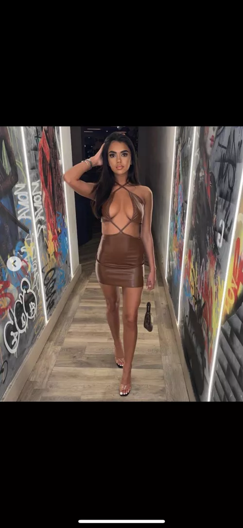 Stunner with amazing feet