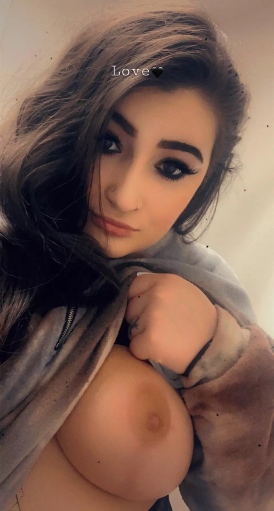 Sub for free rn to see more 🥰