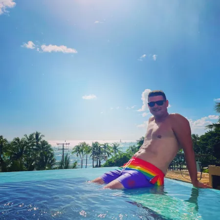 Subtle smiles and views for miles in Hawaii Subtle smiles and views for miles in Hawaii