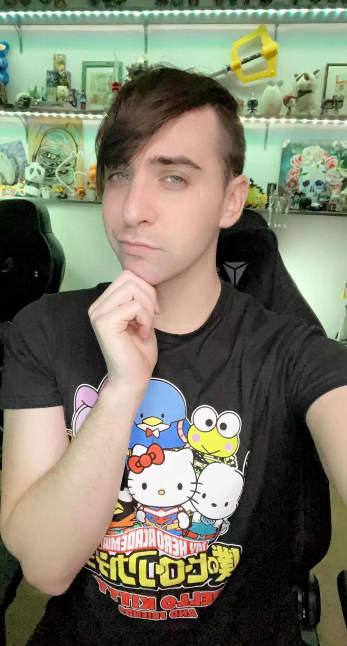 Such a cute shirt for streaming! I love it.