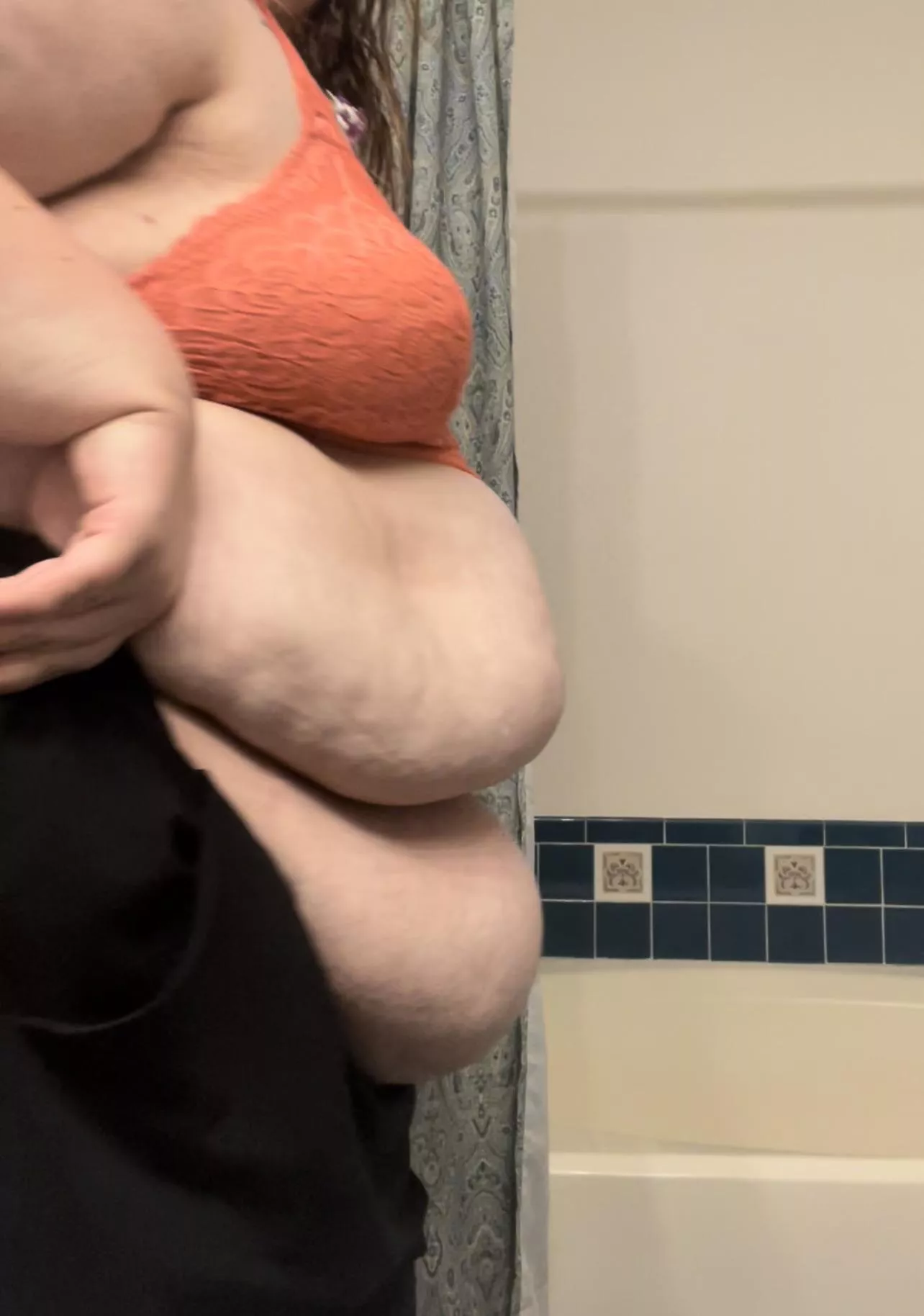 Such a nice side view come hangout with me on sc hannahe998