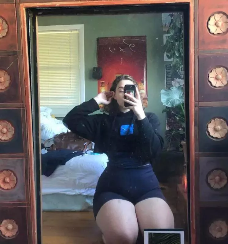 Such thick thighs Such thick thighs