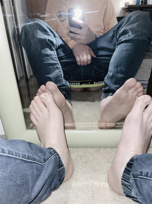 Suck my feet, gay boys