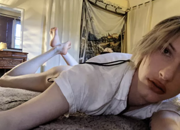 Suck my toes Suck my toes