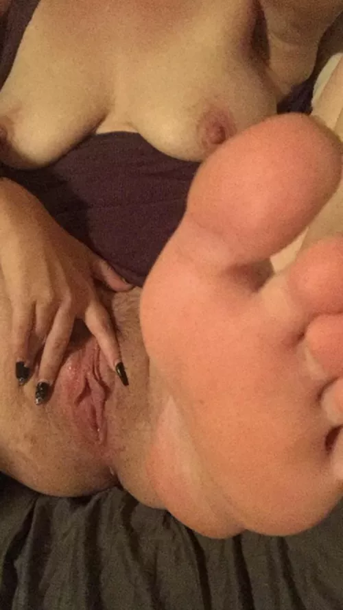 Suck on my toes while youβre deep in my pussy ;) Suck on my toes while youβre deep in my pussy ;)