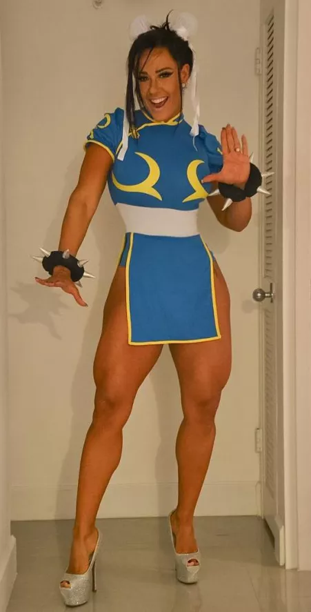 Sue Lasmar as Chun Li.