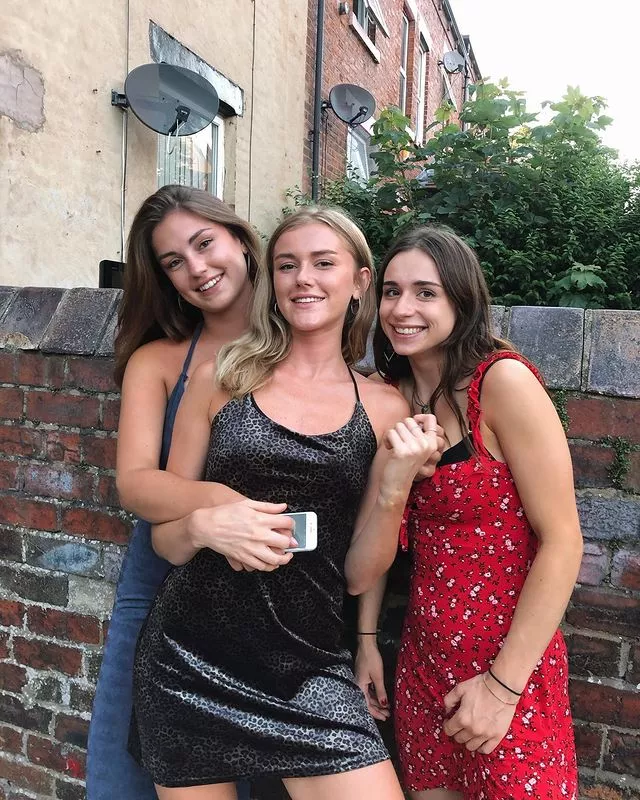 Summer girls Summer girls