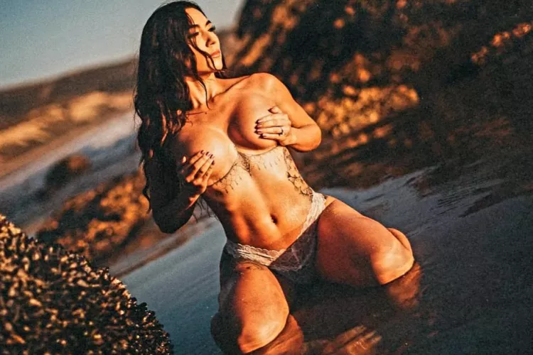 Sun kiss my body Sun kiss my body