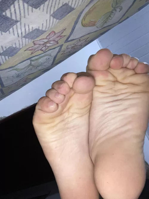 sunday feet, ready go go naughty w them? π come taste it π
 dms/pms r welcome