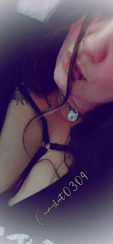 Sunday is for relaxing. 🖤.