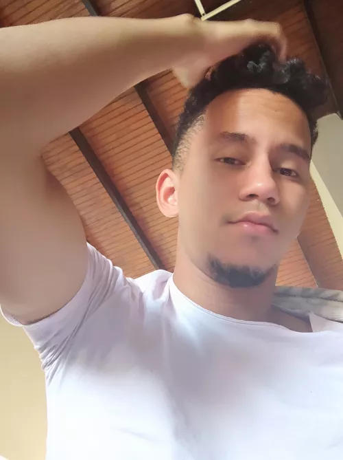 Sundays feel like staying home, play some league and chat on discord. Have a great weekend 💖 Sundays feel like staying home, play some league and chat on discord. Have a great weekend 💖