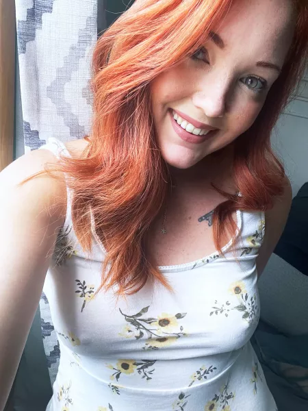 Sundresses should always be braless 🤷♀️