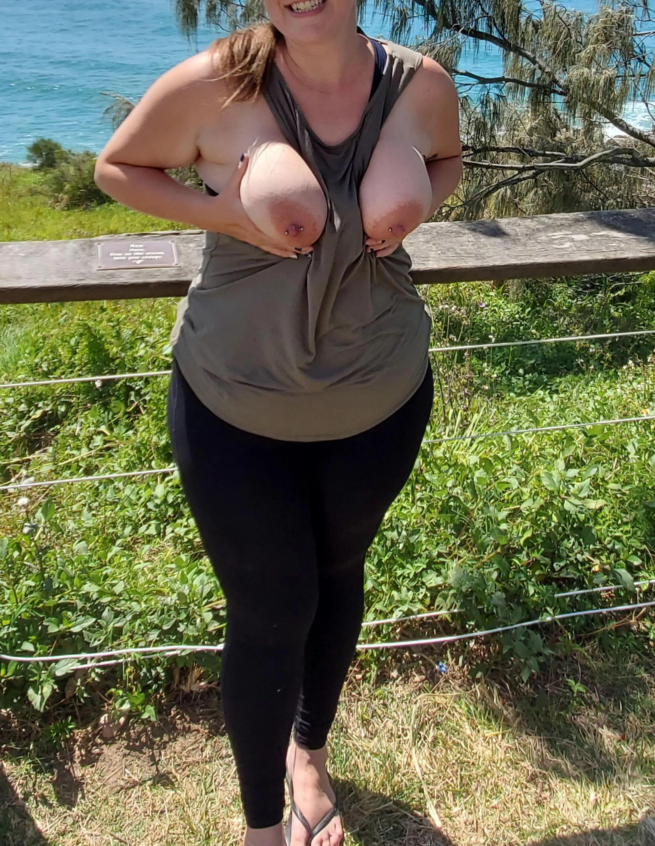 Sunshine Coast big boobs and a smile nudes : public | NUDE-PICS.ORG