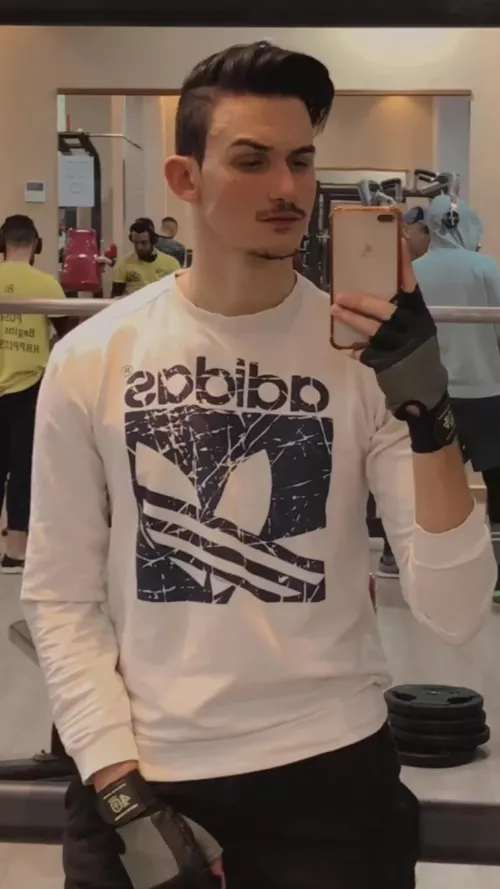 Sup guys?…..(looking for chat buddies;)