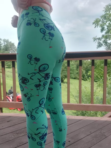 Super fun yoga pants! Come rude me. I mean WITH me. No...no I don't. Come ride me Super fun yoga pants! Come rude me. I mean WITH me. No...no I don't. Come ride me