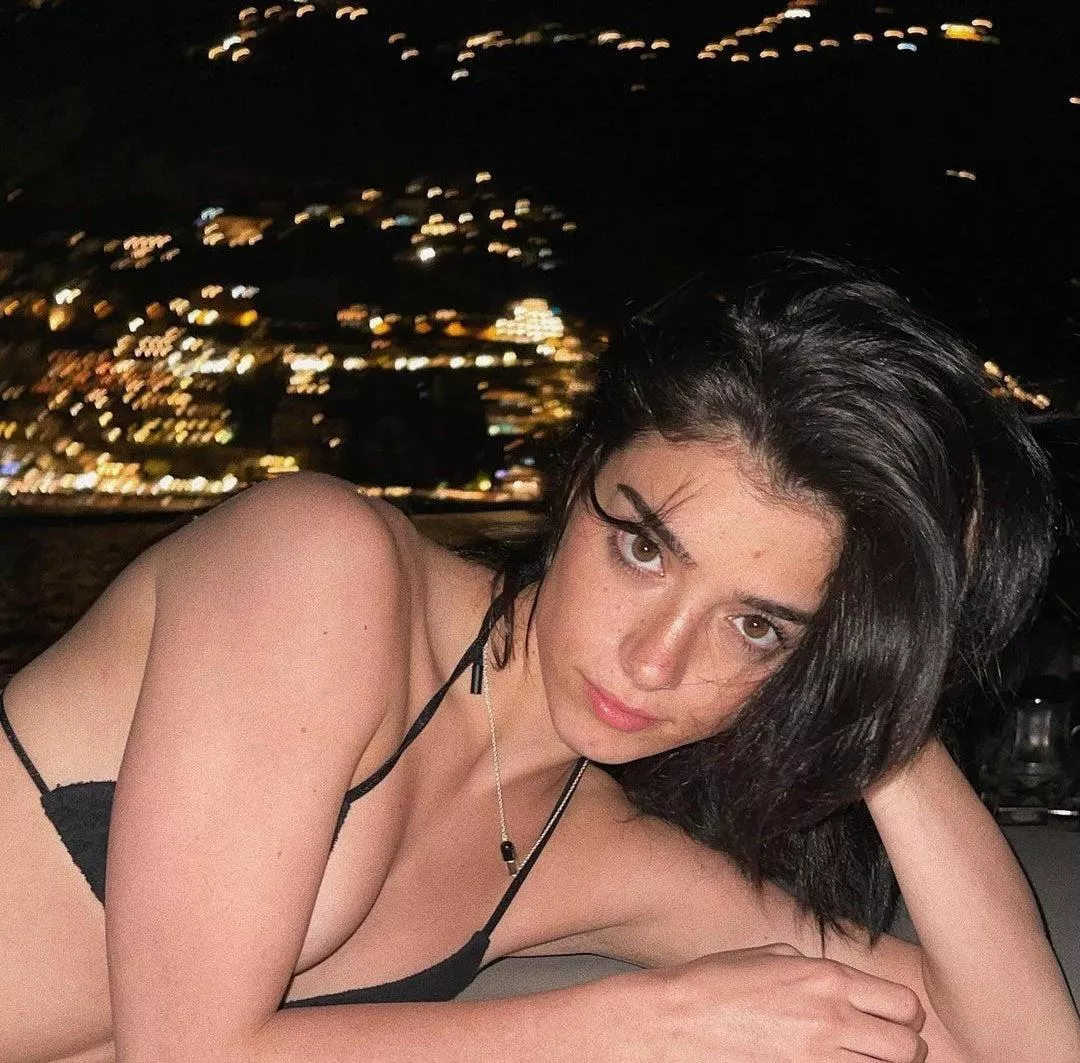 Super horny for Dixie D'amelio Super horny for Dixie D'amelio