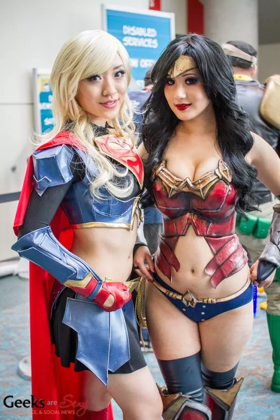 Supergirl (Stella Chuu) and Wonder Woman (Chubear Cosplay) - SDCC 2014