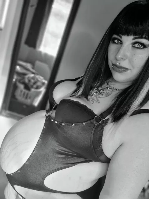 Surprised this swimsuit fit me at 36 weeks pregnant! ๐ฒ