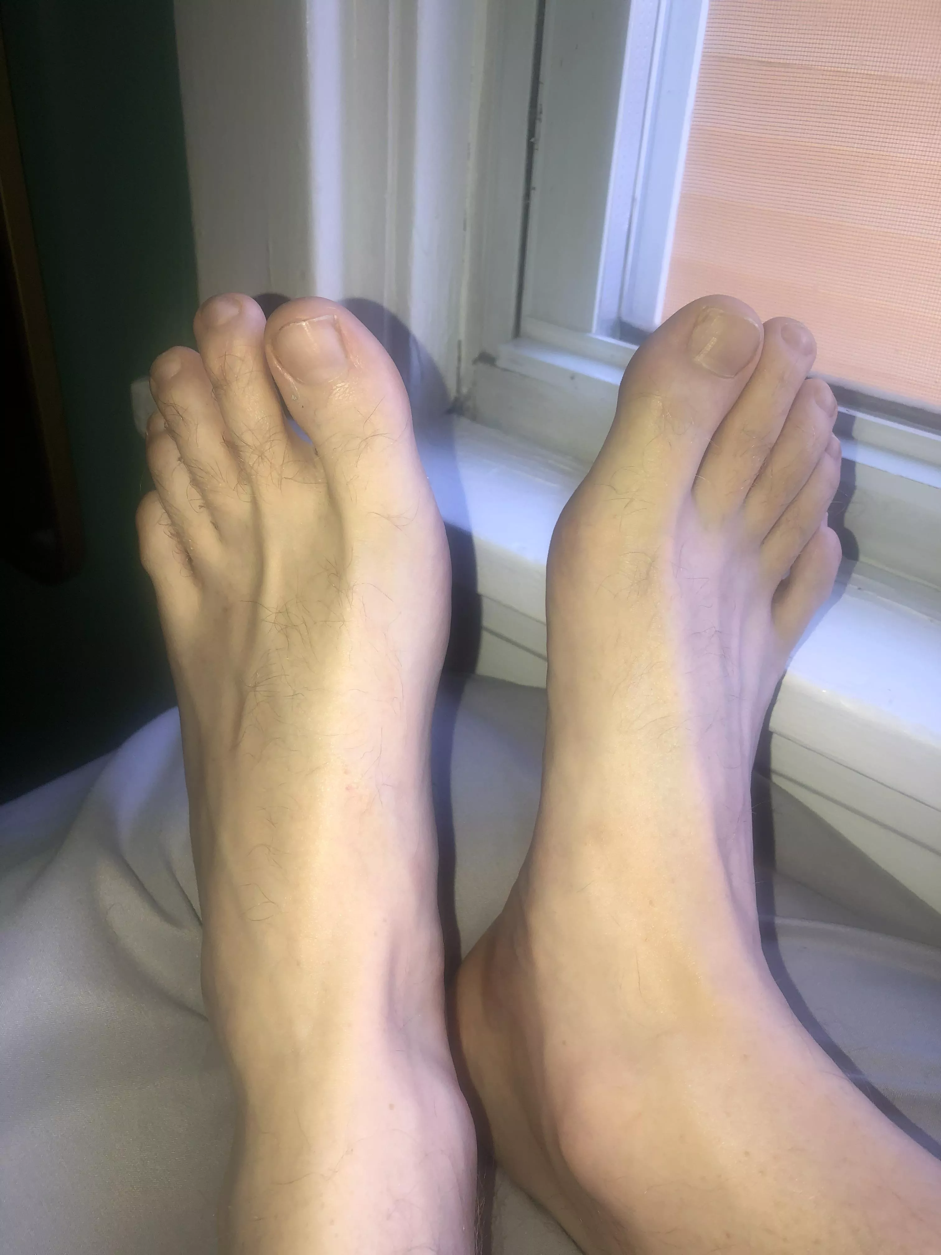 Sweaty Chicago Feet after a long day. 😈 who’s worship them ?