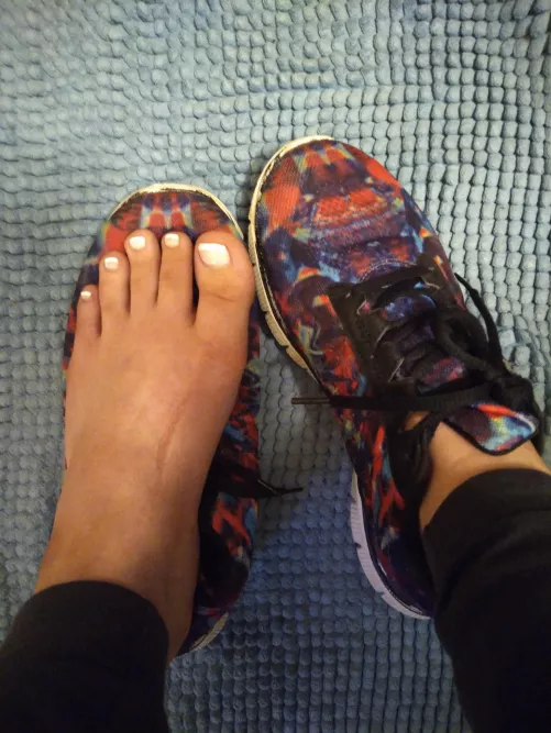 Sweaty feet who wants to massage them ๐ Sweaty feet who wants to massage them ๐