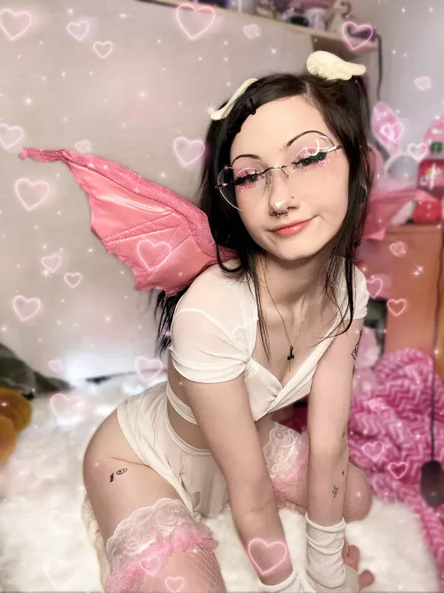 sweet little succubus here to suck ur soul 🖤