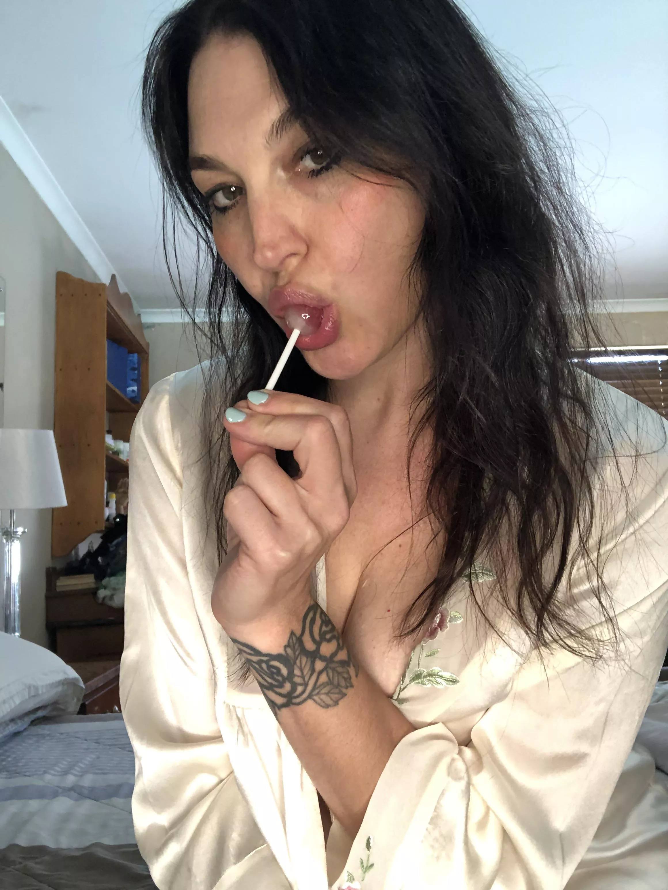 Sweet Valentine’s deal: DM me for details 🍭😘