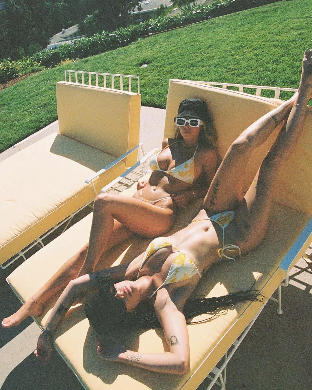 Sydney Sweeney and Halsey in a threesome would be heaven Sydney Sweeney and Halsey in a threesome would be heaven