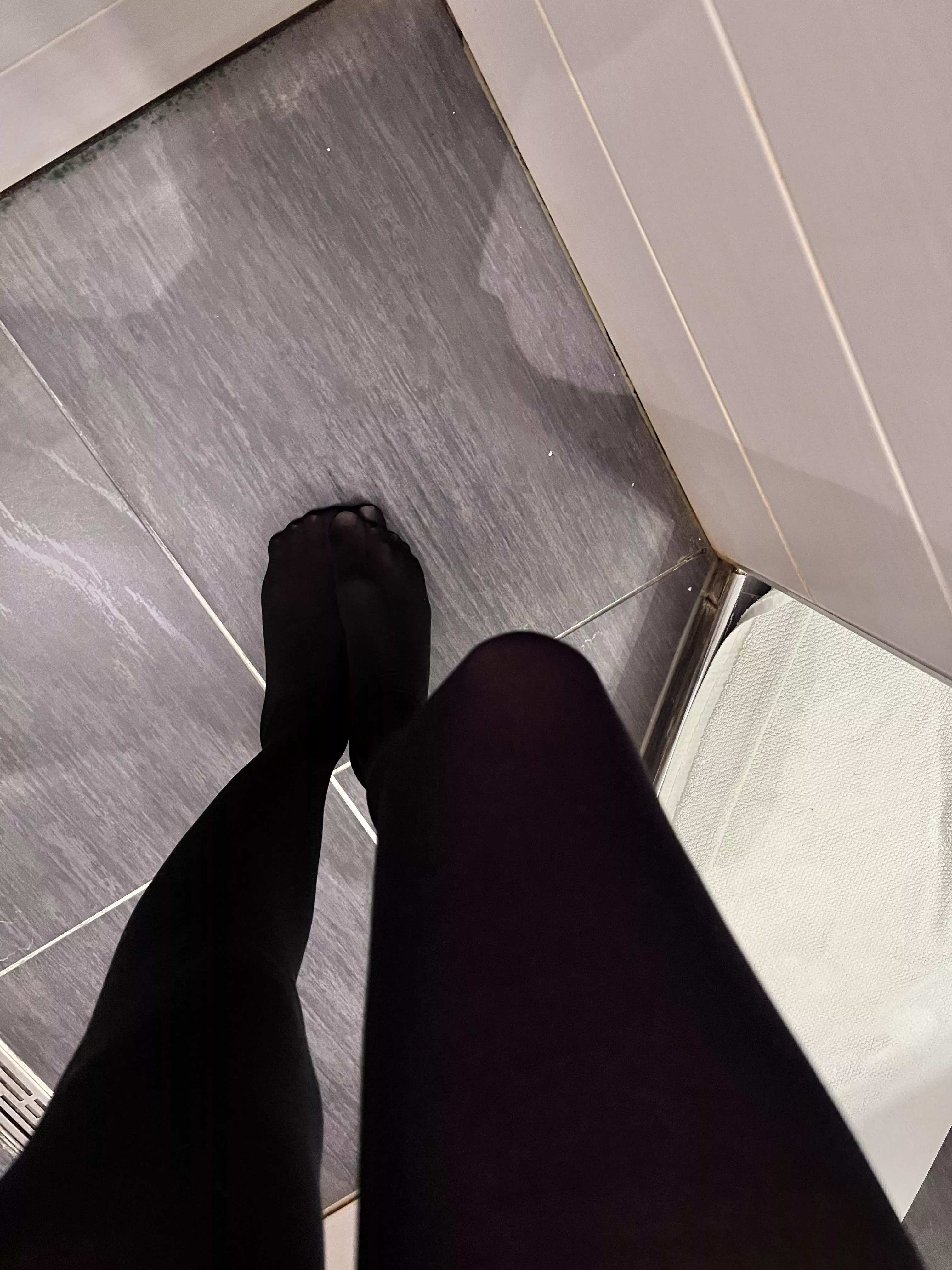 Take a shower 💕💕