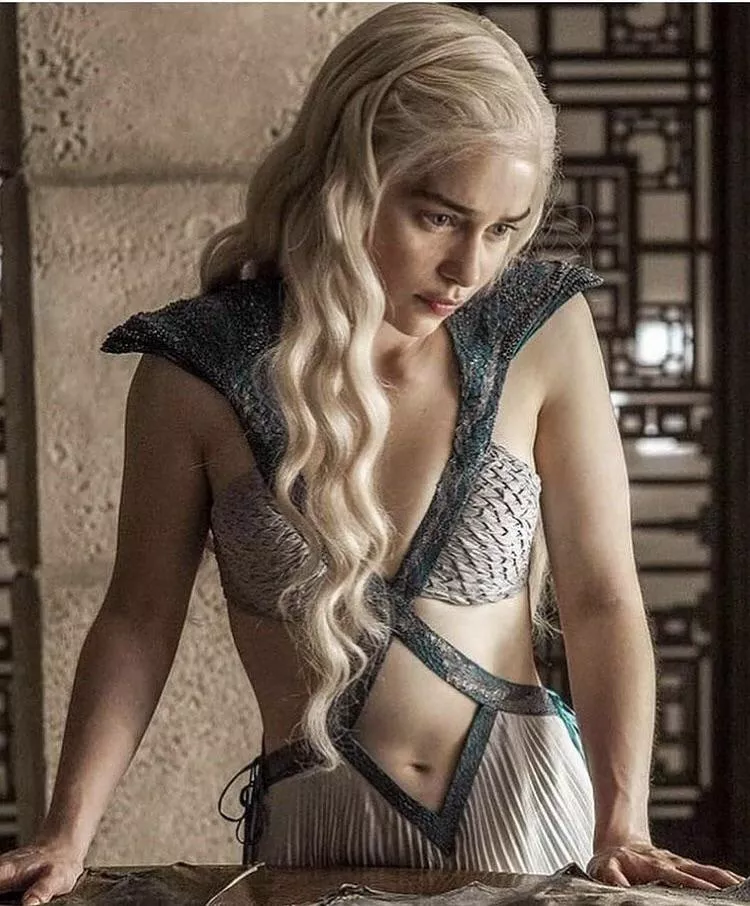Take command over me as Emilia Clarke and make me submit to you Take command over me as Emilia Clarke and make me submit to you
