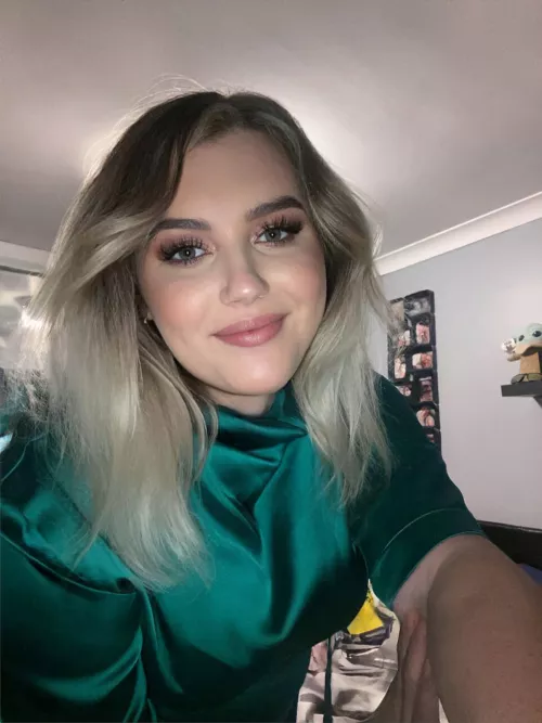Take me to dinner? 🥺 Take me to dinner? 🥺