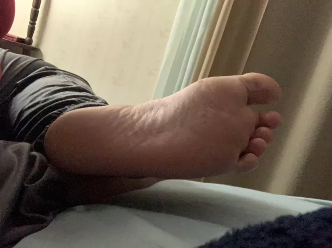 Take my feet and start licking my soles