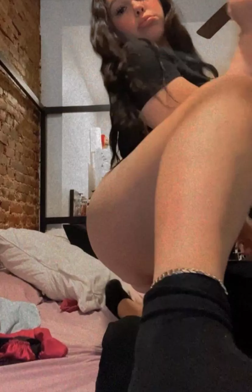 Take my socks off then suck them toes😝