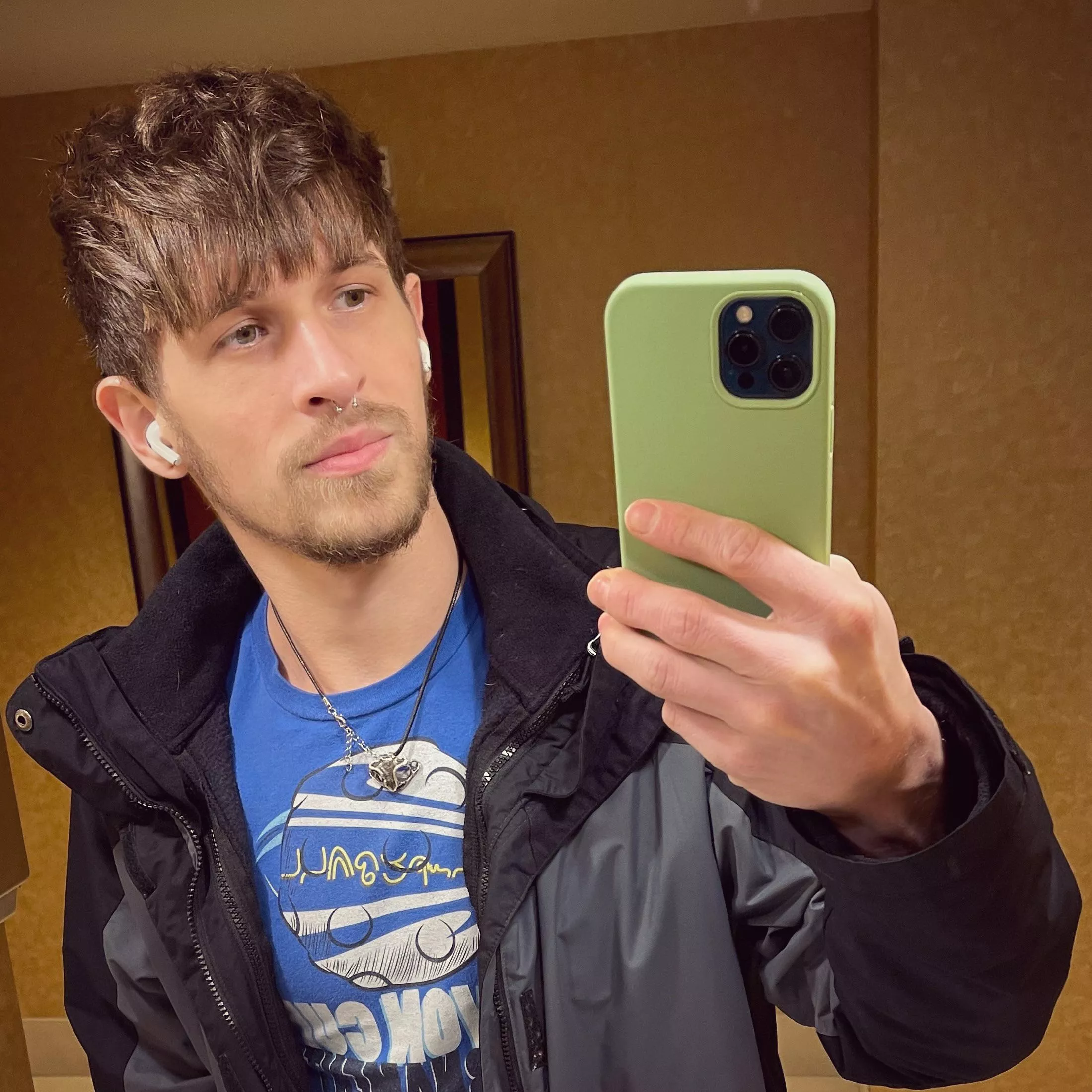 Taking a bit of a break from exploring the city (31).