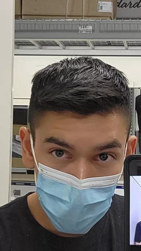 Taking a selfie at a store.🙈 Taking a selfie at a store.🙈