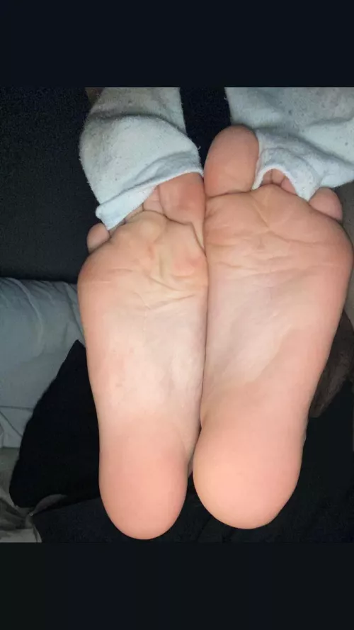taking my socks so u can lick it better ππ dms/pms r welcome