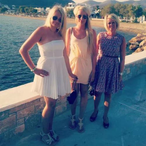 Tall Amazon Mother[6’2] with even taller Daughters.