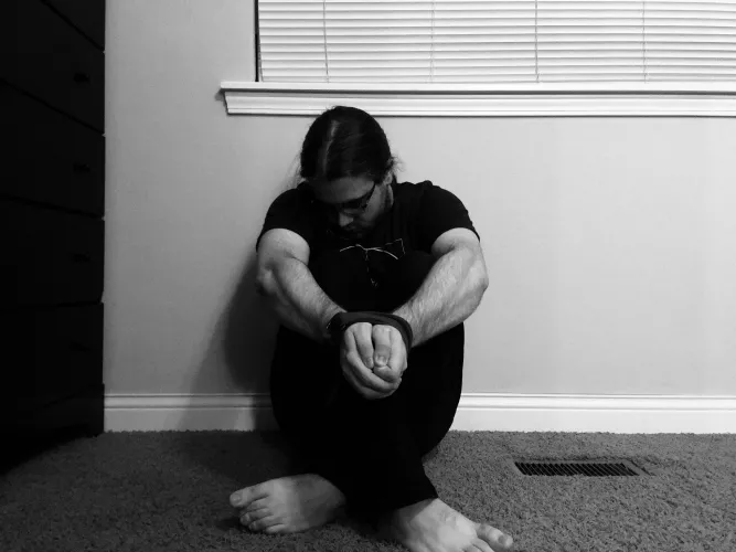 Tame picture, but feels more submissive than a nude. Thoughts?