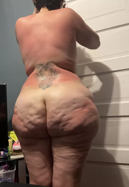 Tan lines 😊 Tan lines 😊