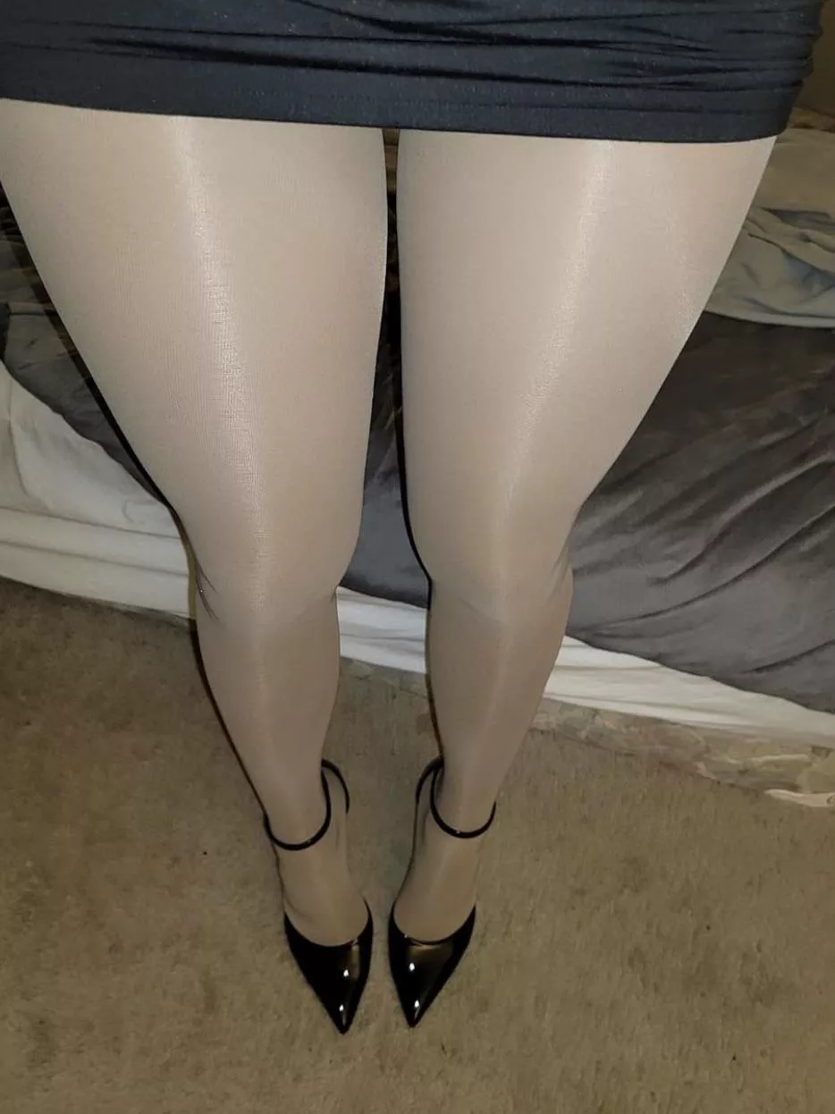 Tan pantyhose anyone? ๐ฅฐ๐๐ค Tan pantyhose anyone? ๐ฅฐ๐๐ค
