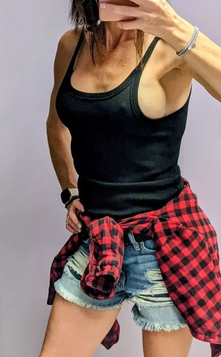 Tank top season is ending soon 😢 Tank top season is ending soon 😢