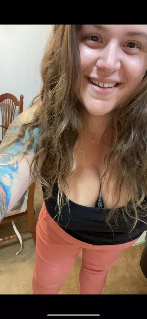 tattooed seductive stoner. let me share my tatted big natural curves with you!